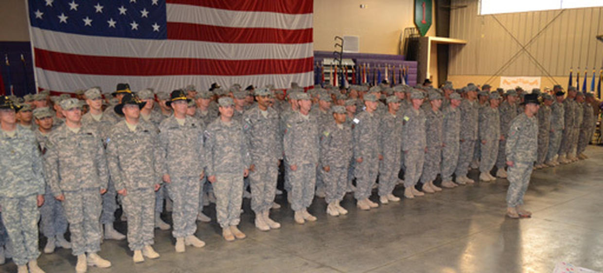 Ft. Riley troops return home from Iraq Photo 2 CBS News