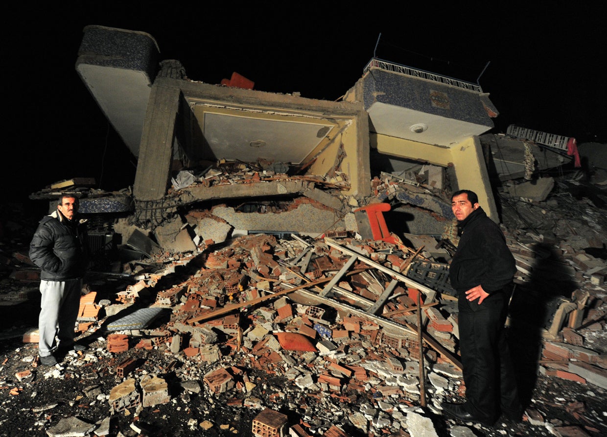 Major earthquake strikes Turkey CBS News