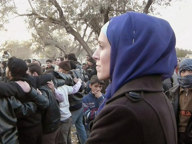 Clarissa Ward observes an opposition gathering in the suburbs of Damascus 