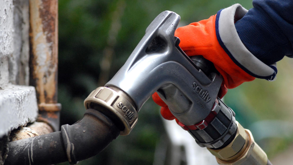 high-home-heating-oil-costs-zap-consumers-cbs-news