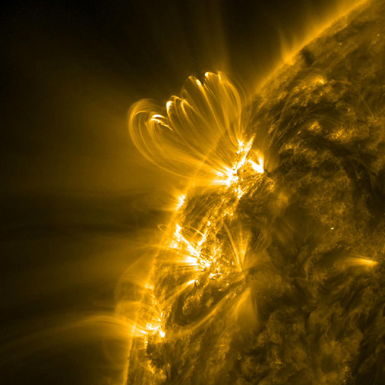 Spectacular Solar Storm Reaches Earth   CBS News