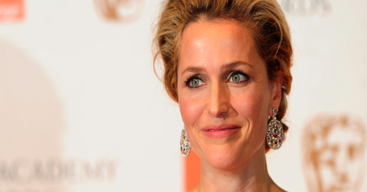 Gillian Anderson Dishes On Past Lesbian Relationships Cbs News