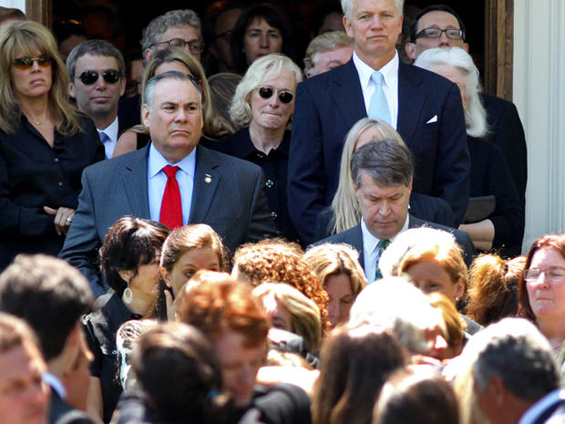 Mary Richardson Kennedy's funeral - Photo 1 - CBS News