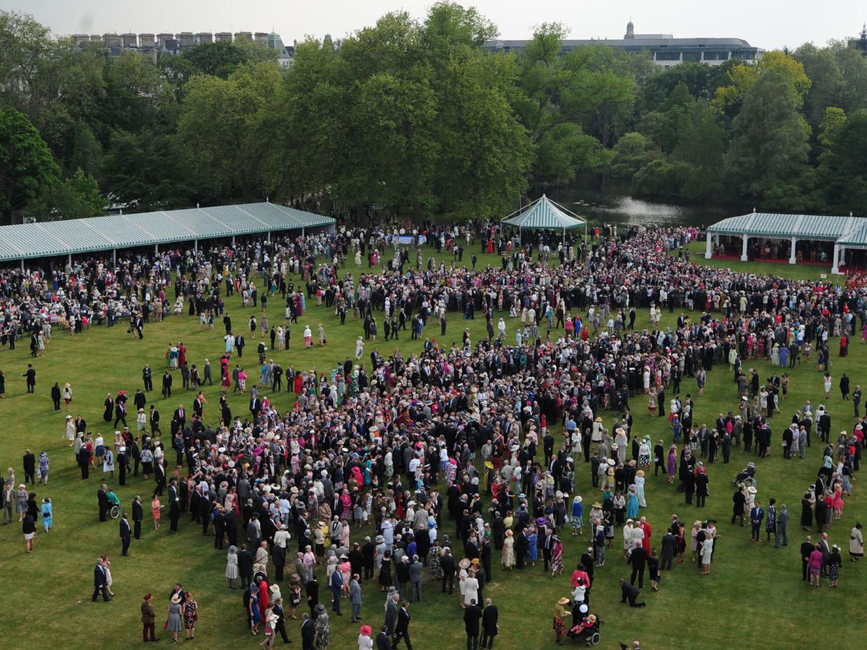 Buckingham Palace garden party - Photo 17 - Pictures - CBS News