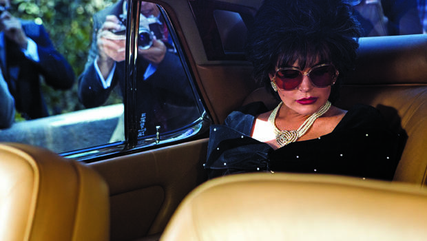 Lindsay Lohan as Elizabeth Taylor: New photos released - CBS News