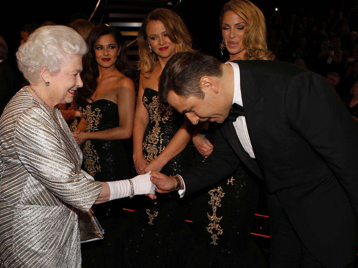 Queen attends Royal Variety Performance 2012 - Photo 1 - Pictures - CBS