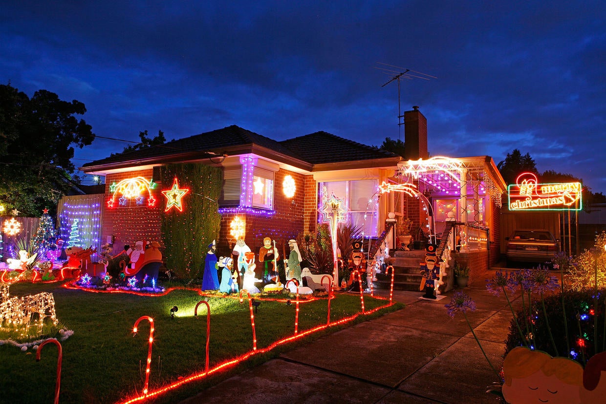 Stunning Christmas lights - Photo 2 - Pictures - CBS News