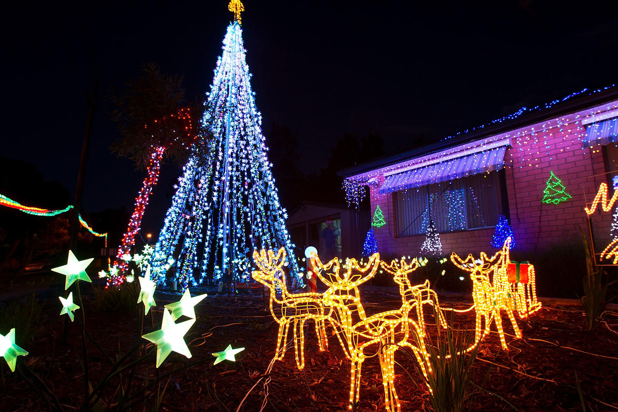 Stunning Christmas lights - Photo 2 - Pictures - CBS News