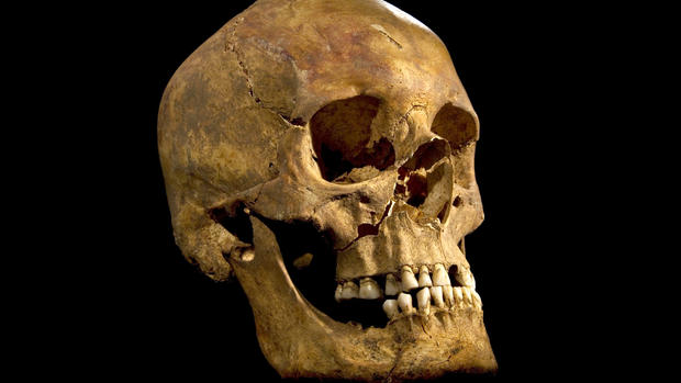 King Richard III skeleton found in parking lot 