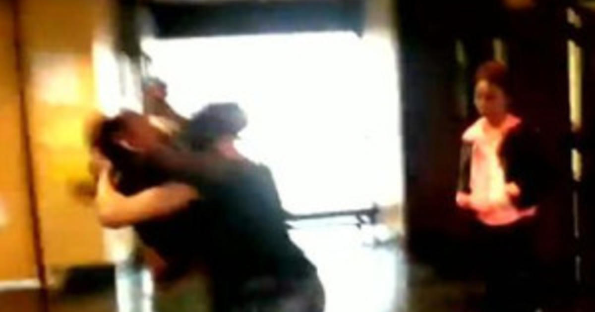 VIDEO Brawl between two girls at NYC high school caught on tape