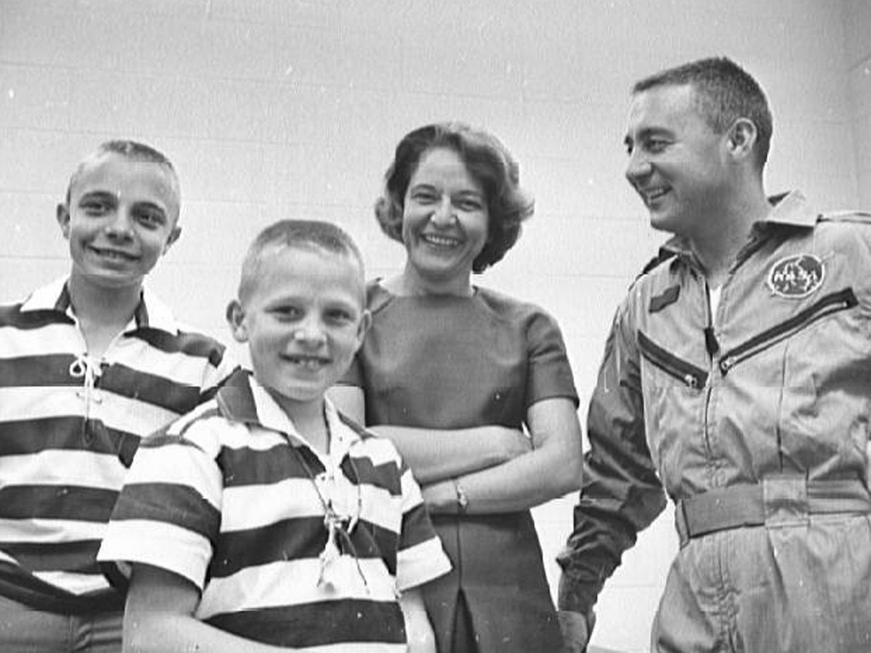 Astronaut family portraits cbs news