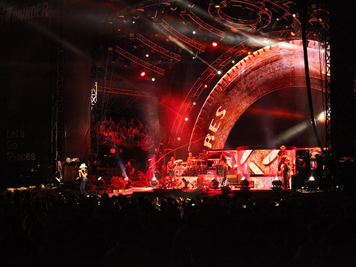 Summer music fests Heavy metal, country Photo 22 Pictures CBS News