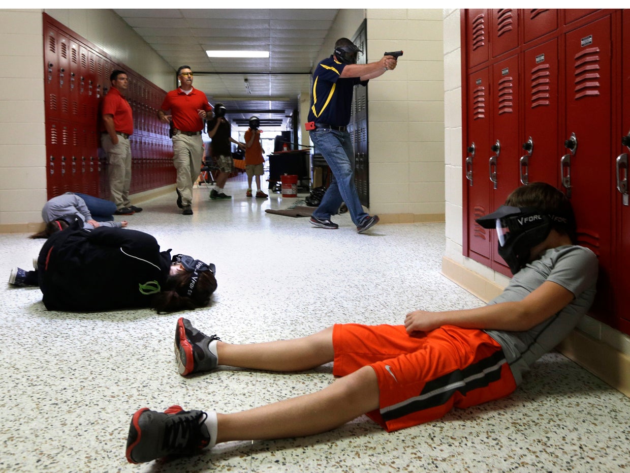 Teachers back in classroom in Arkansas school district, without their