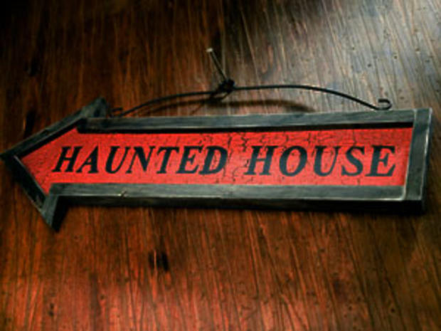 Haunted House Sign 