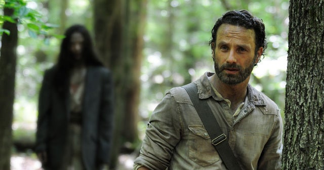 "The Walking Dead" inspires new convention in Atlanta CBS News