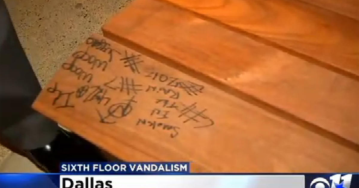 Vandals Paint Graffiti At Sixth Floor Museum In Dallas Cbs News
