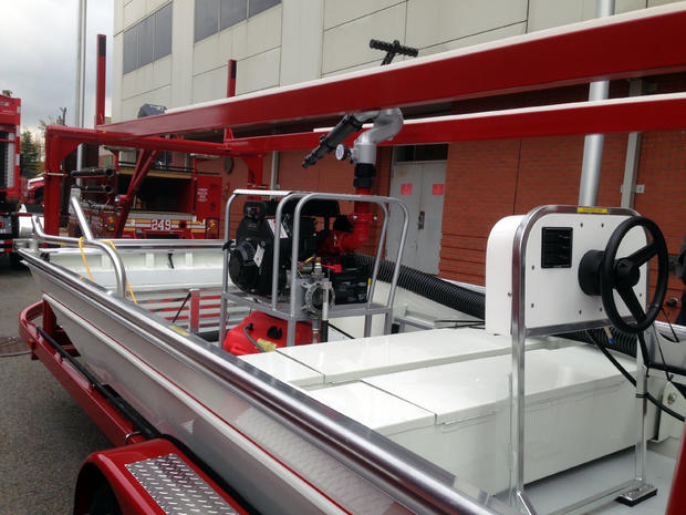 FDNY shows off a portable pump on new flat bottom boat 