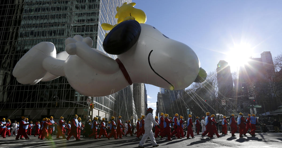 Thanksgiving Day Parade Balloons Soar After Weather Concerns Cbs News