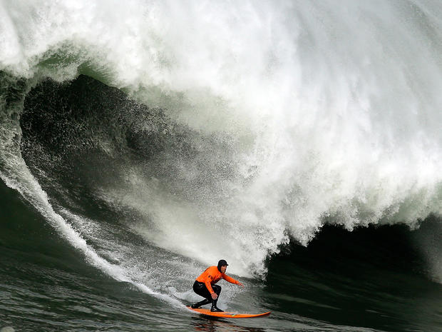 Big waves at Mavericks Invitational - CBS News