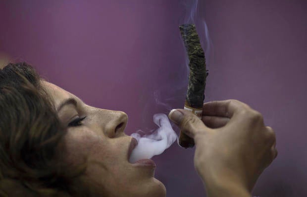 cuba-cigar-ap292306736539.jpg