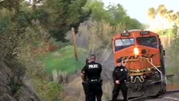 Girls Dropped Phone May Have Led To Deadly Train Wreck In California Cbs News 5174