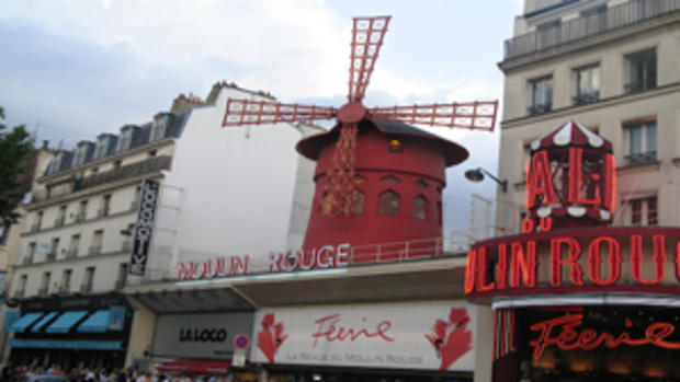 Moulin Rouge (Credit, Randy Yagi) 
