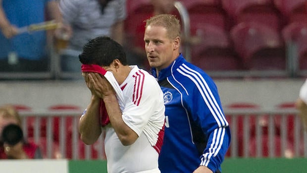 suarezredcard103181456.jpg