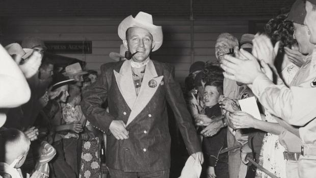 levisdenimtuxedobingcrosby-1024x576.jpg