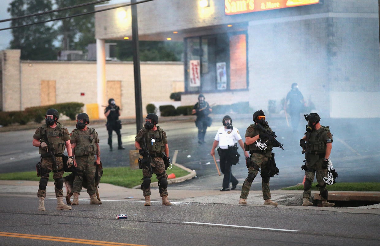 Clashes with Police continue in Missouri Civil unrest in Missouri after teen's shooting