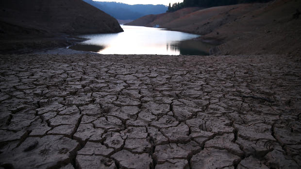 California drought drains lakes 