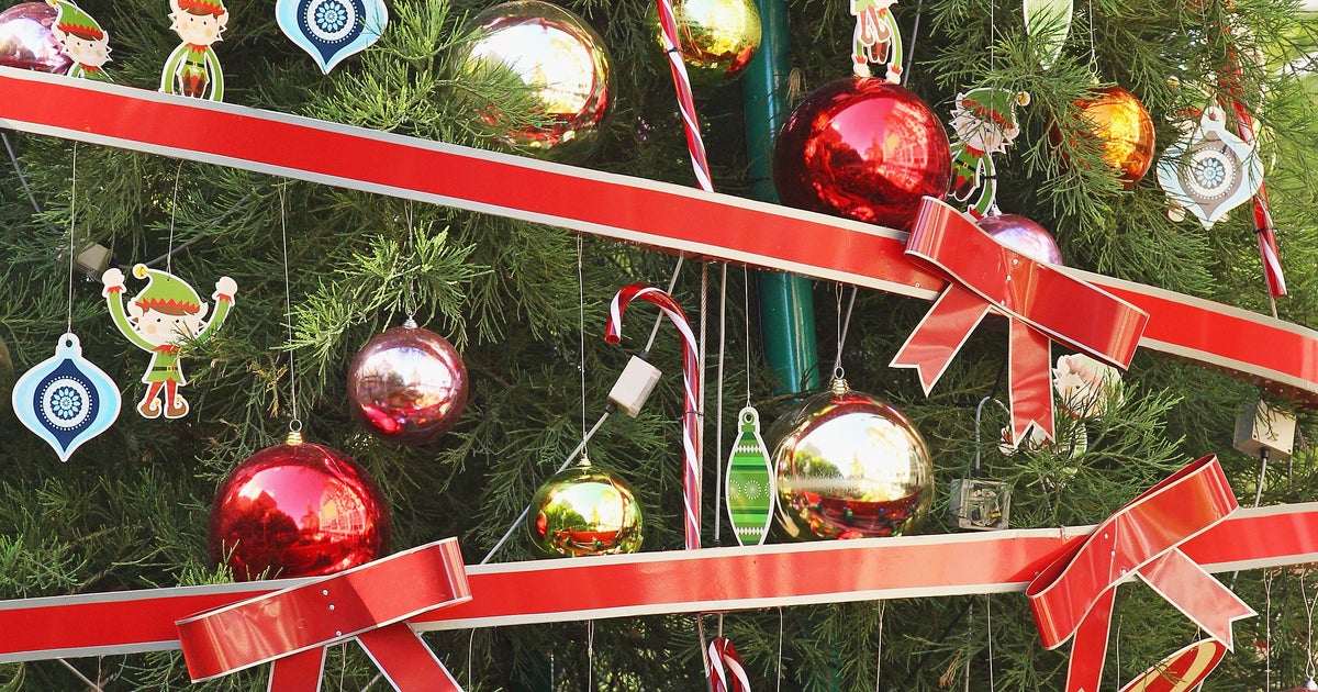 Christmas tree shopping: Cost vs. convenience - CBS News
