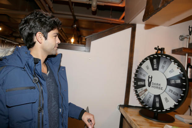 adrian-grenier-warmed-up-with-dark-horse-wine-at-village-at-the-lift-while-celebrating-the-bold-independent-films-at-sundance.jpg 