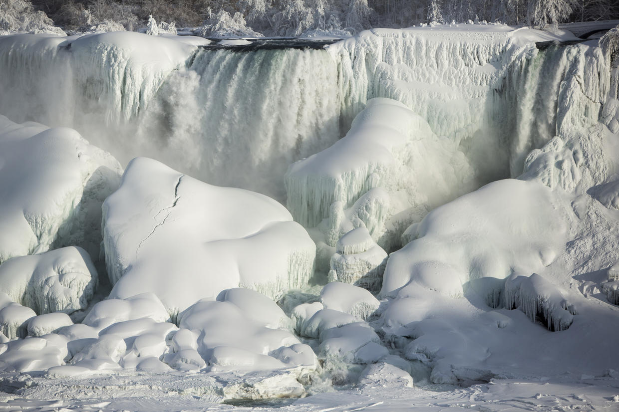 Niagara Falls beautiful frozen winter wonderland CBS News