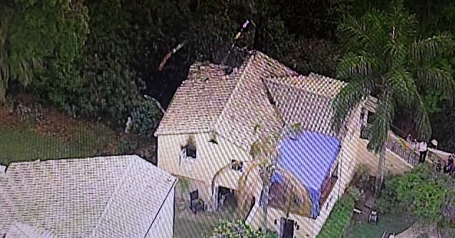 Helicopter crashes into central Florida home, killing 1 CBS News