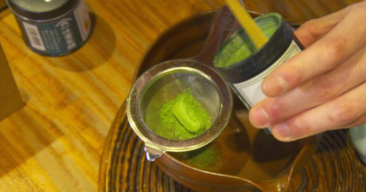 Matcha green tea popularity growing outside of Japan - CBS ...