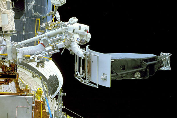 Hubble Space Telescope marks 25 years in orbit - CBS News
