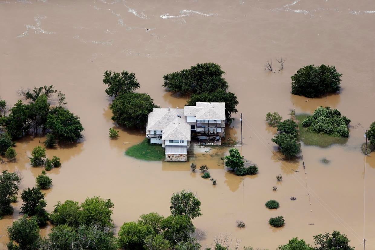 Texas flooding Heavy Texas rains bring flooding Pictures CBS News