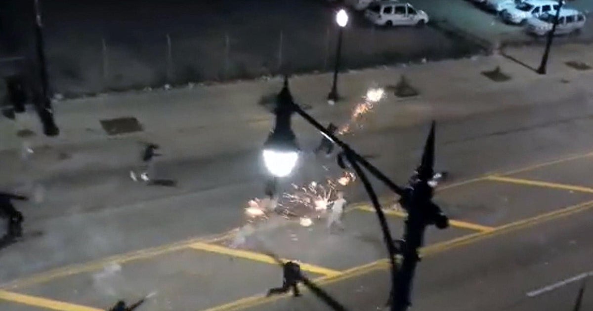 Roman candles New weapon of choice in Chicago? CBS News
