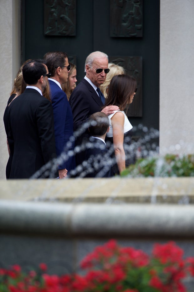 beau-biden-funeral-476087352.jpg
