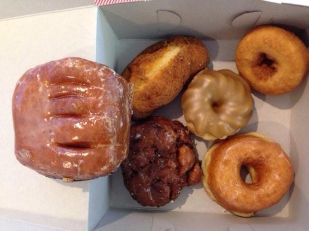 Apple Fritter Randy's Donuts 