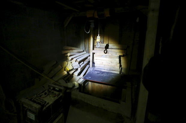 Mexican drug lord's brazen tunnel escape 