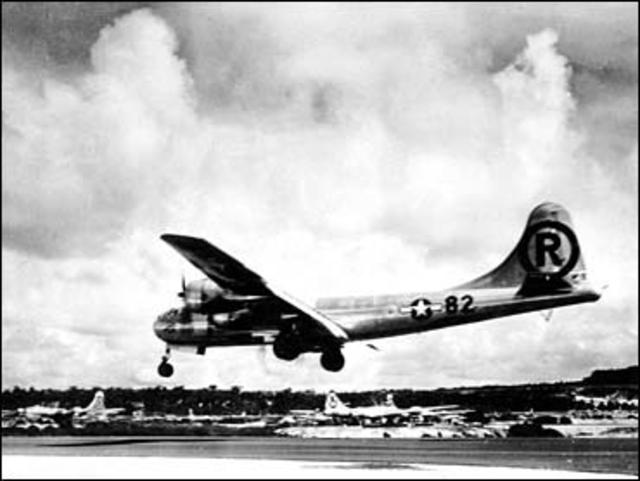 which ship carried the a bomb for the enola gay