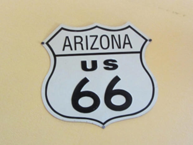 Arizona Route 66 Sign (credit: Randy Yagi) 