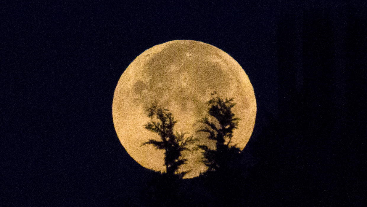 Why this November's "supermoon" could be once in a lifetime CBS News