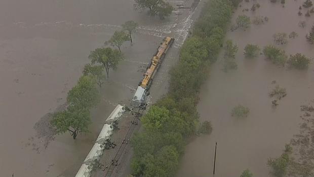 train-derailed-in-flooding-2.jpg 