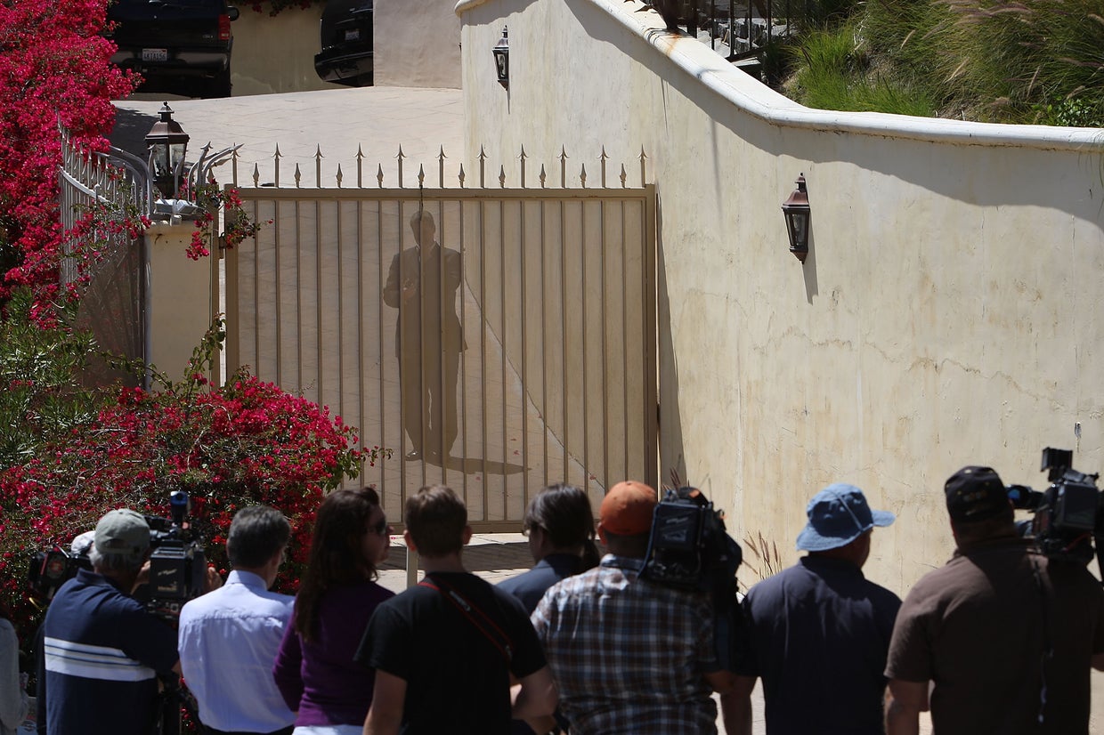 Celebrity death scenes - CBS News