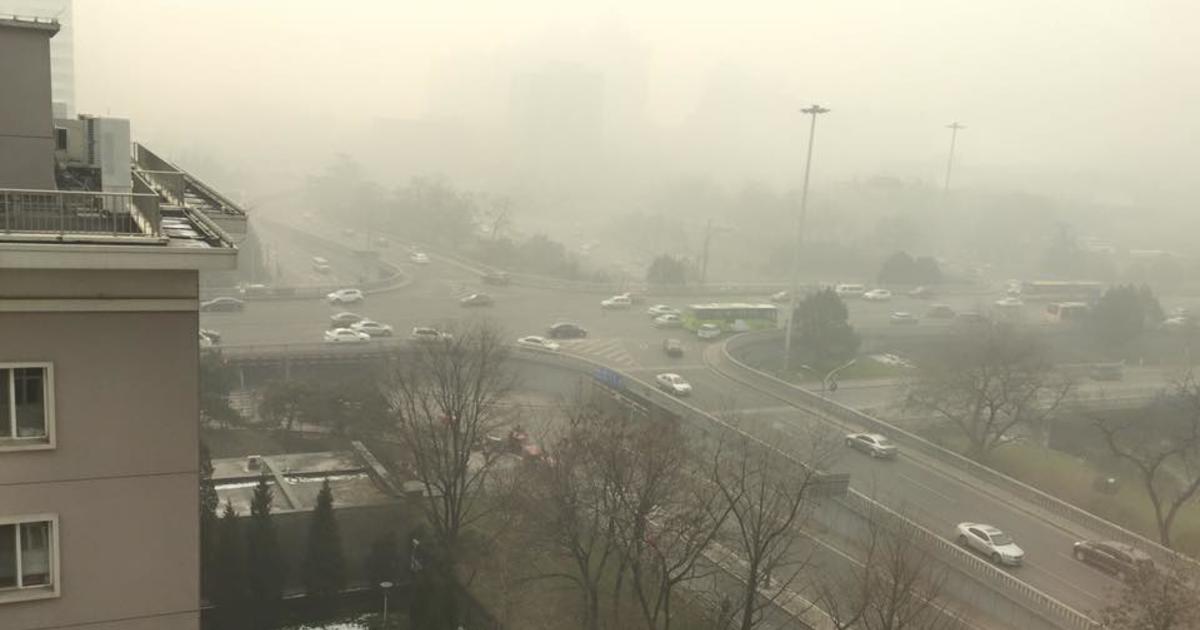 China pollution: Beijing issues first-ever red alert for 