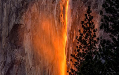 Yosemite's spectacular "firefall" 