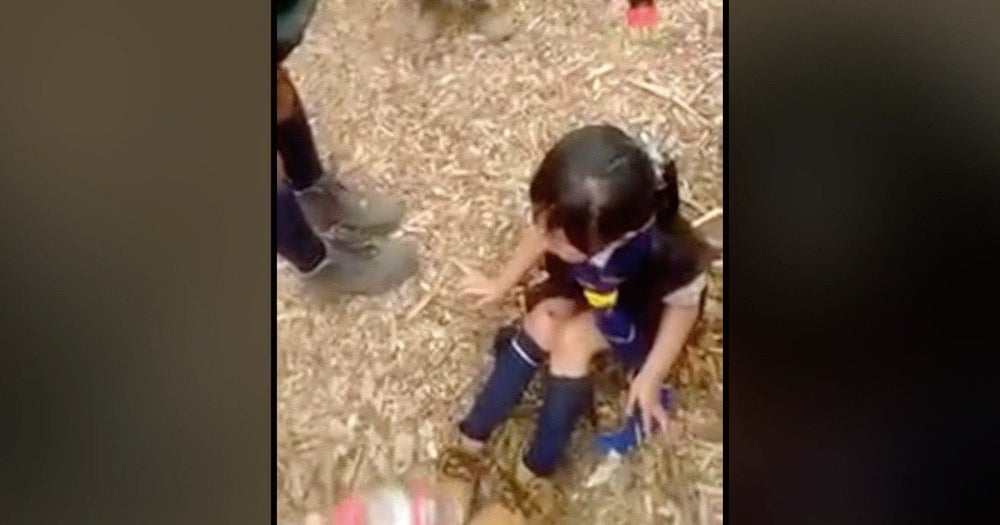Todo En Uno Se Captura Video De Bullying Contra Ni a CBS News