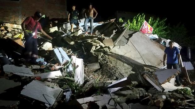 Hundreds killed in Ecuador earthquake 